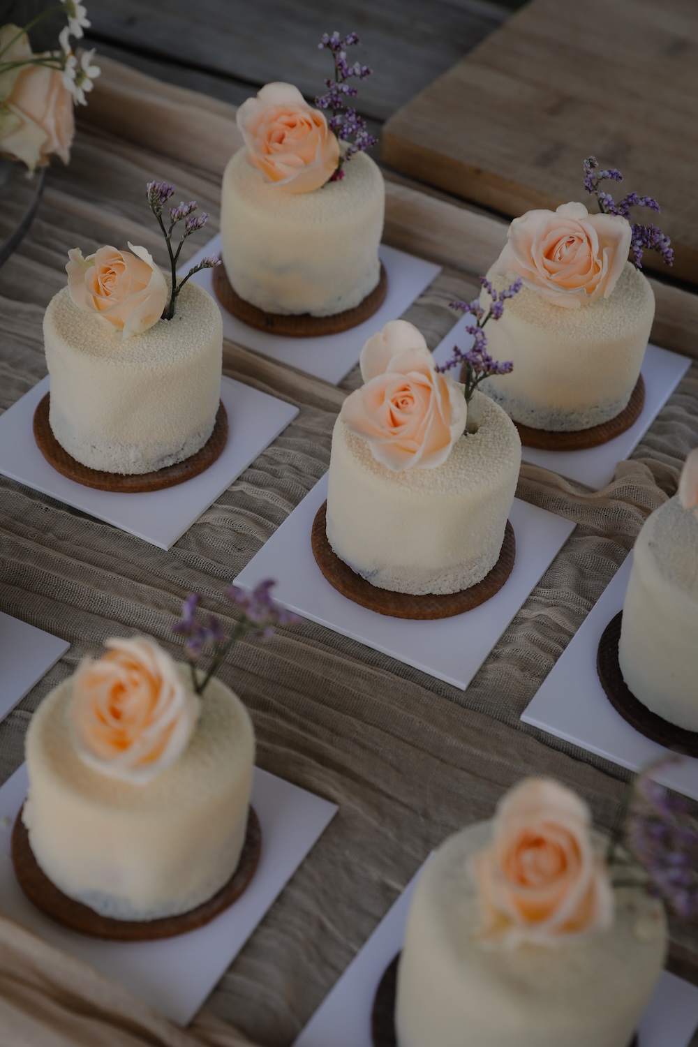 Close up gebakjes bruidstaart