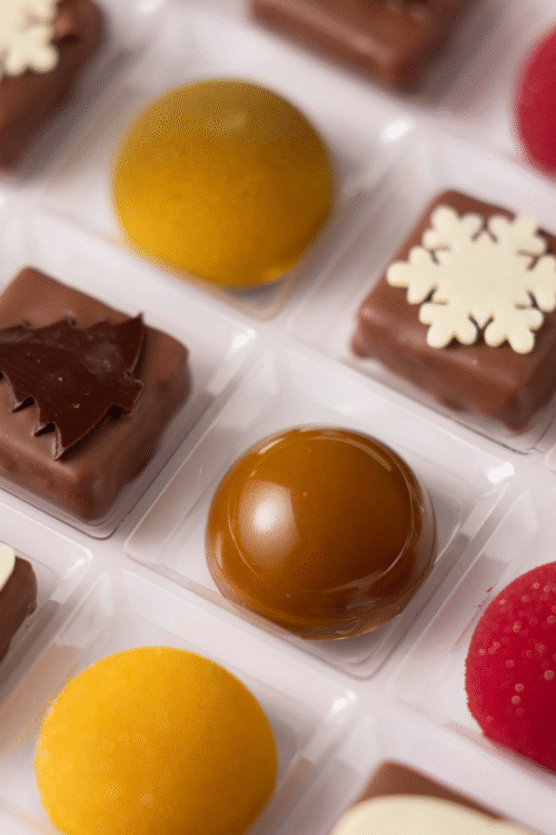 Bonbons met kerstdecoratie